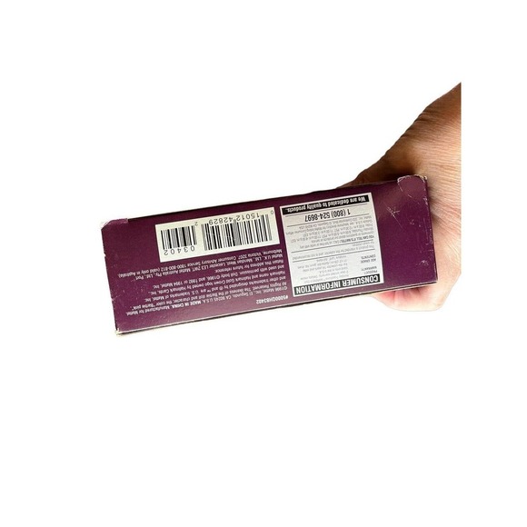 Holiday Traditions Barbie (1996); Holiday Homecoming Collection Series - Picture 4 of 7